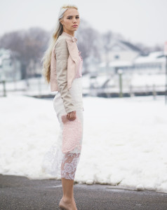DIY Lace Pencil Skirt | Kirsten Zellers